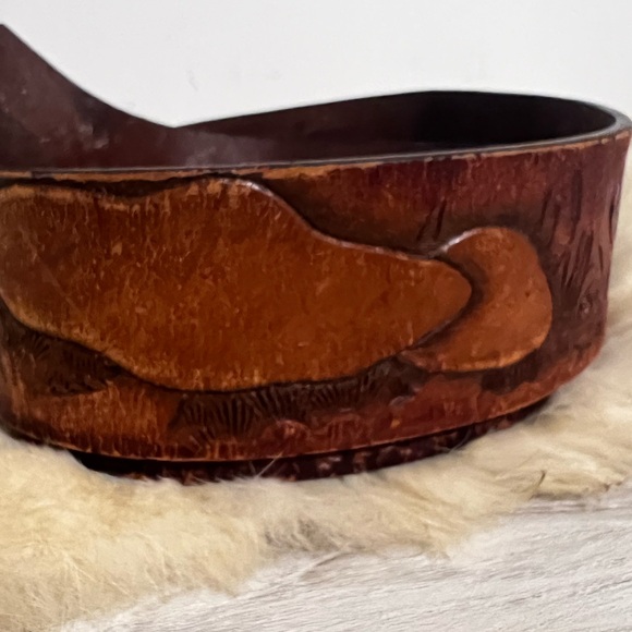 Vintage 1970s brown genuine leather Boho retro tool belt mushrooms 🍄 - Picture 4 of 15